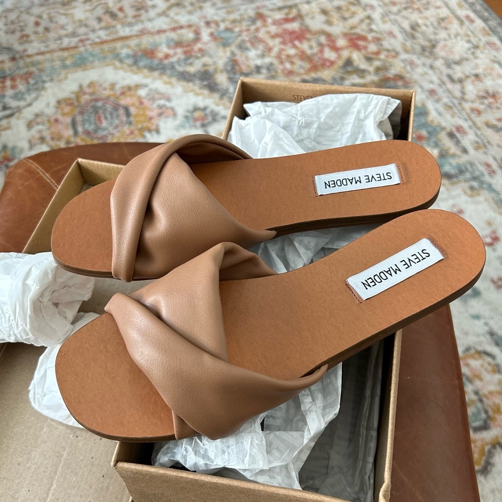 NWT Steve Madden Kendria Sandals
